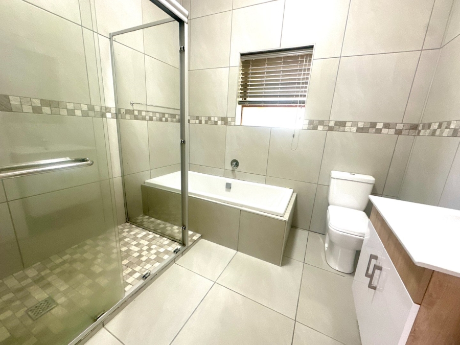 6 Bedroom Property for Sale in Denver Park Western Cape